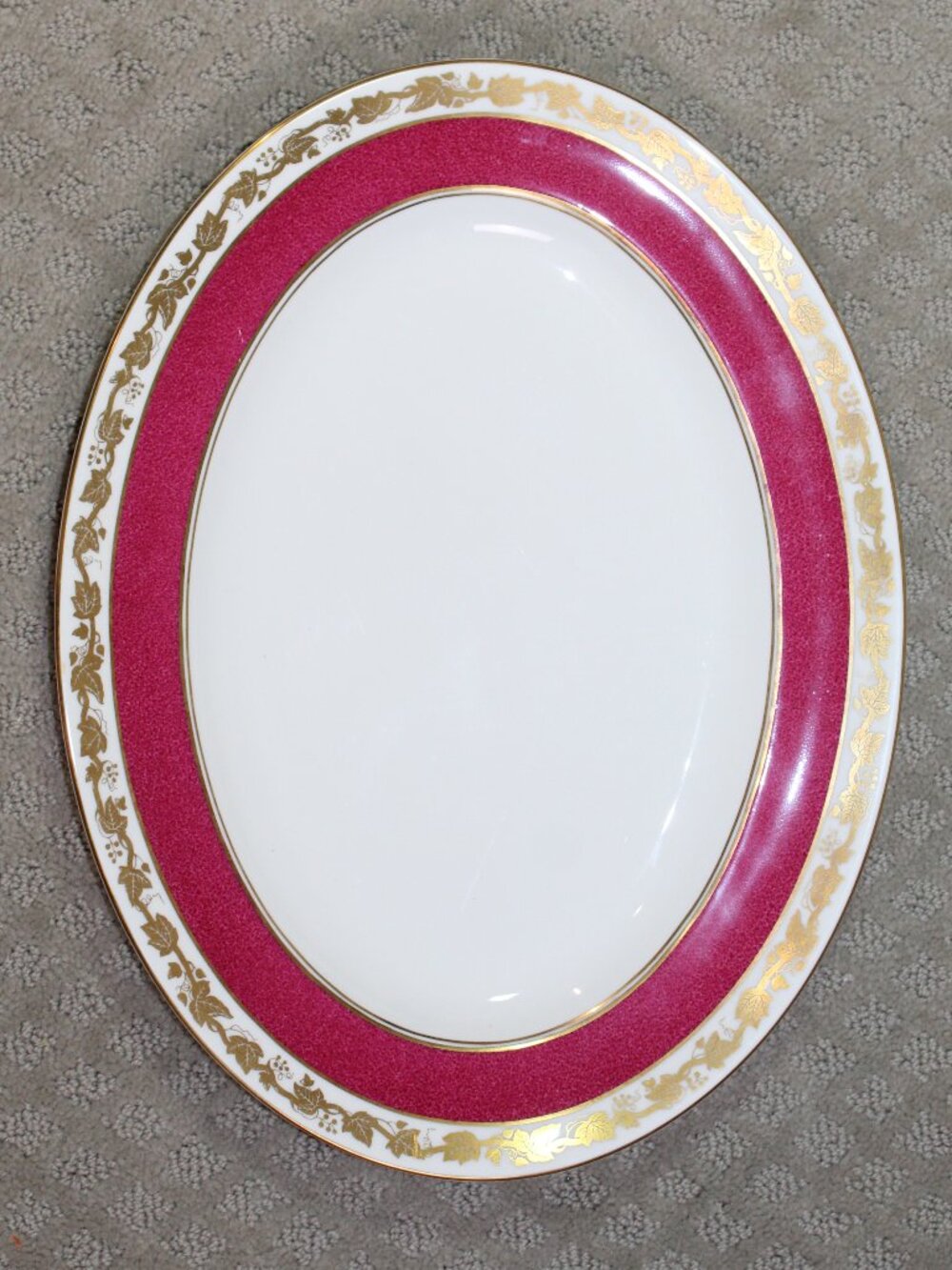 Wedgwood Whitehall W3994 Bone China Powder Ruby 15.5"x12" Large Platter